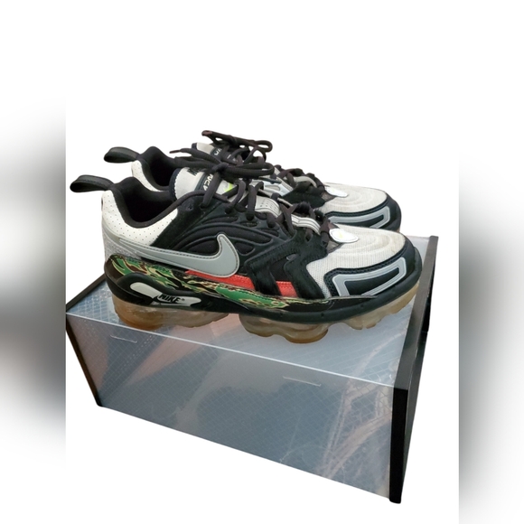 Nike Air Vapormax EVO NGR Low Trainers DD3054-001 White/Black SZ 7.5 in box - Picture 3 of 6